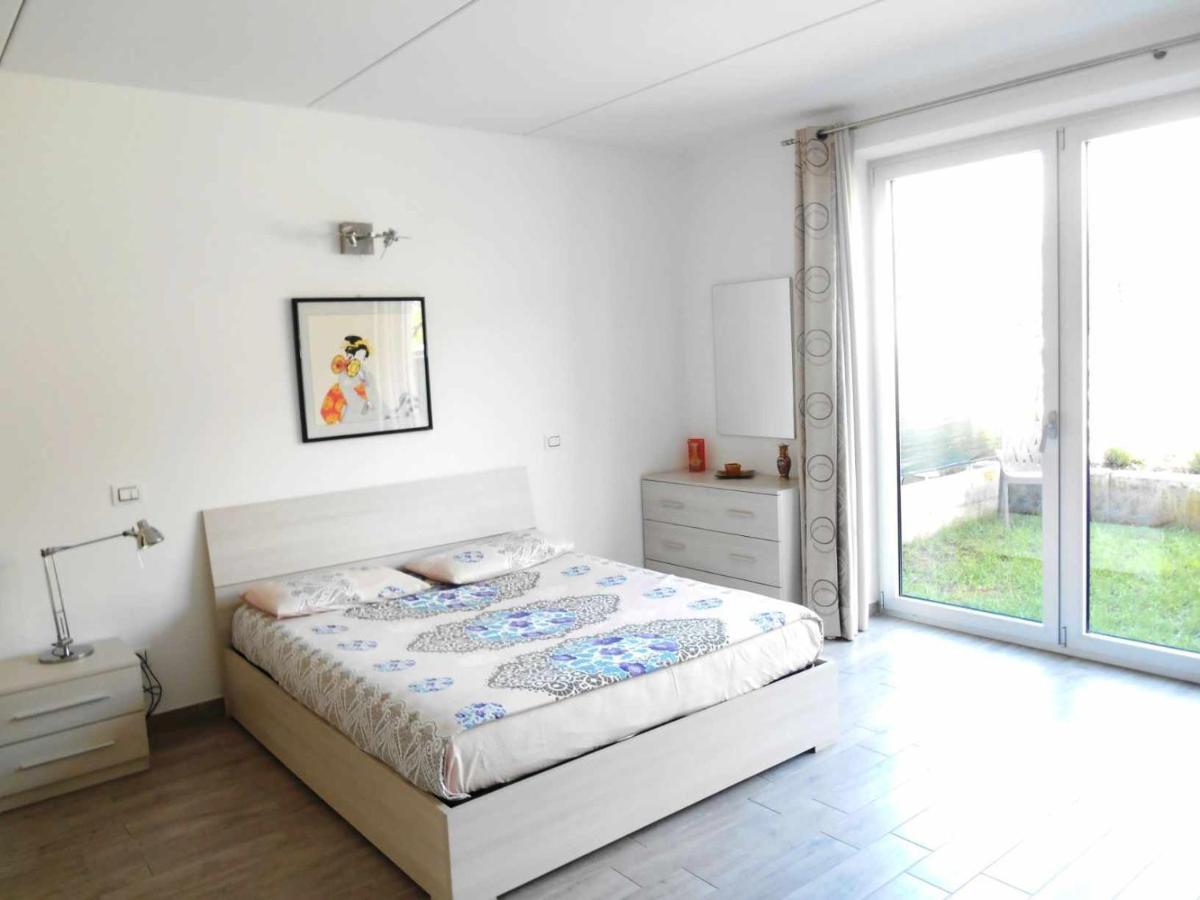 Direttamente Al Lago Apartments มาโรเน ห้อง รูปภาพ