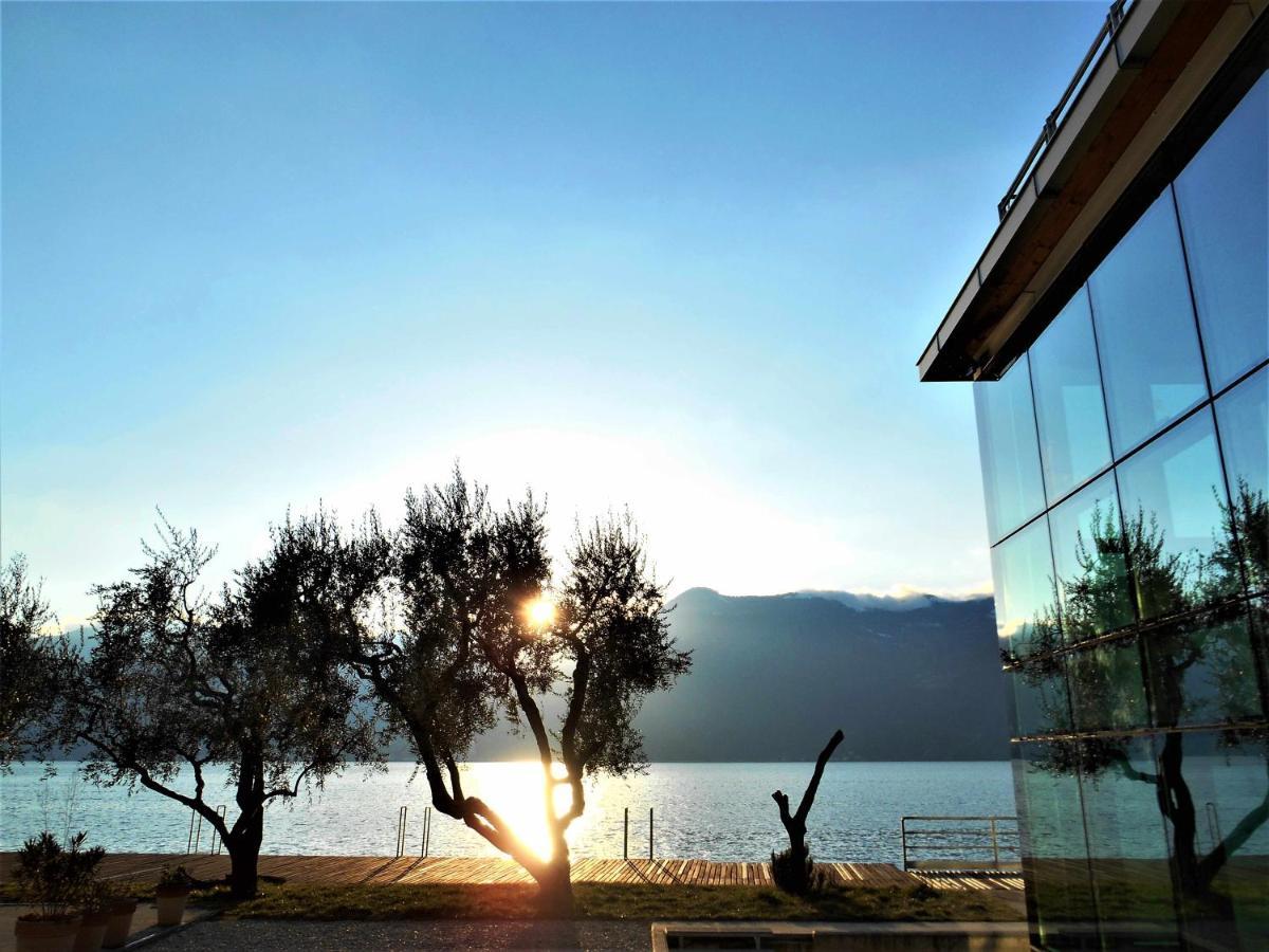 Direttamente Al Lago Apartments มาโรเน ภายนอก รูปภาพ